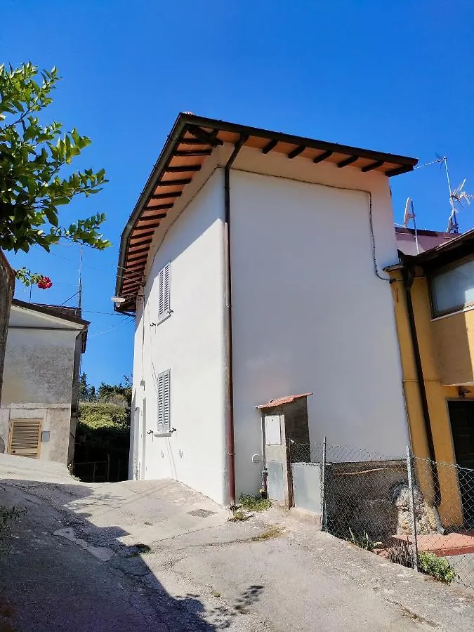 Villa Casa Del Nonno Gino à Pietrasanta Hébergement de vacances